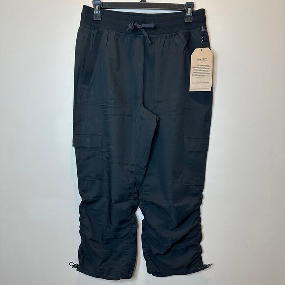 NWT Avalanche Valley Cargo Capri Pants Womens Small Black High Waisted Pockets - Picture 1 of 12